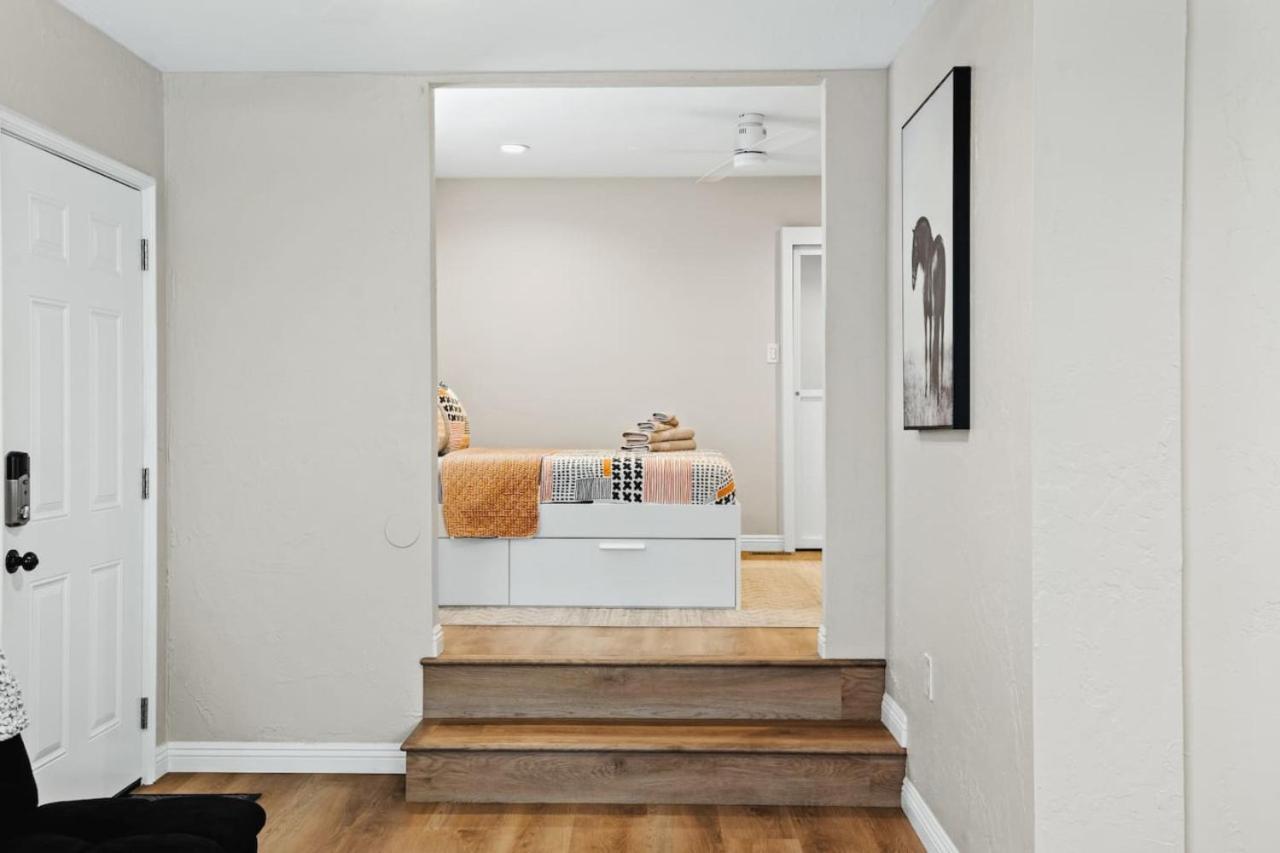Spacious - Minutes To Everything Apartment *
