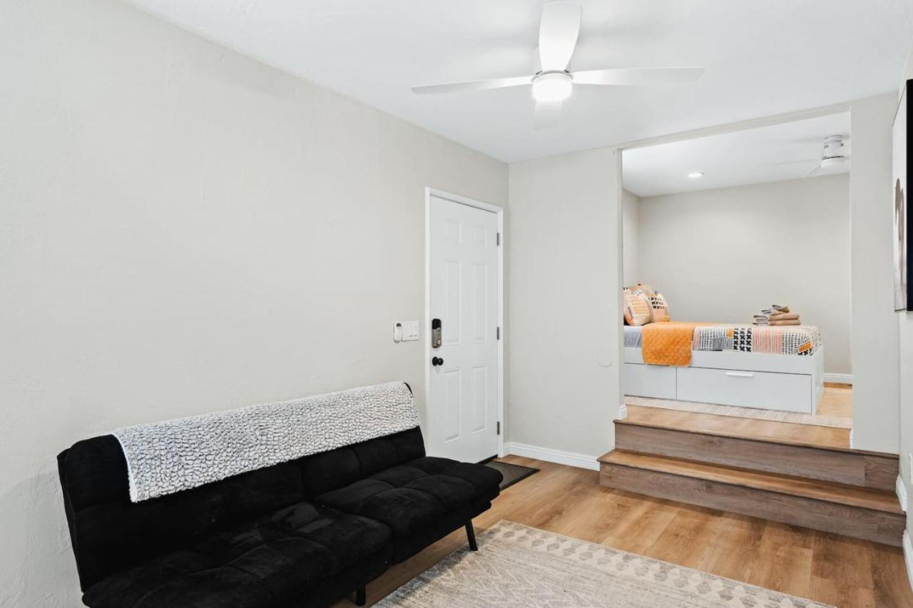 Apartment Spacious - Minutes To Everything