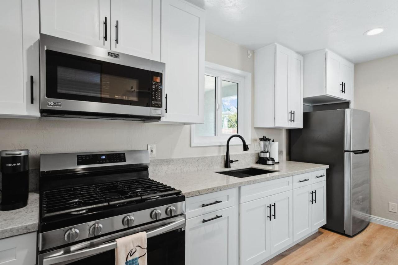 Apartment Spacious - Minutes To Everything *